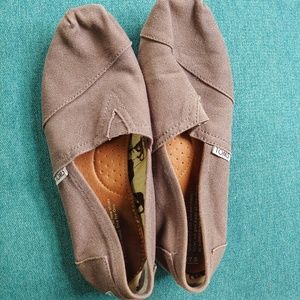 Toms gray canvas slip one size 7.5